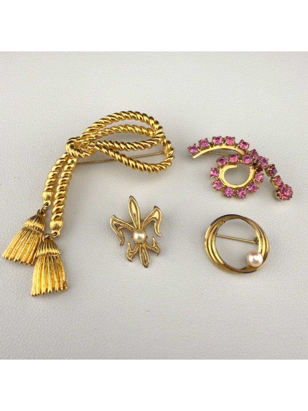 Vintage Gold Brooch Pin Lot Faux Pearl Pink Rhinestones Fleur-De-Lis Rope Tassel